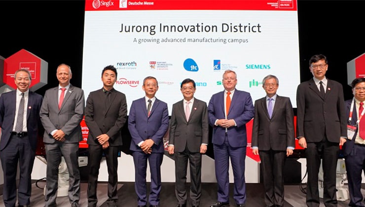 Industry leaders posing with Deputy Prime Minister Heng Swee Keat at Industrial Transformation Asia Pacific (ITAP) 2019